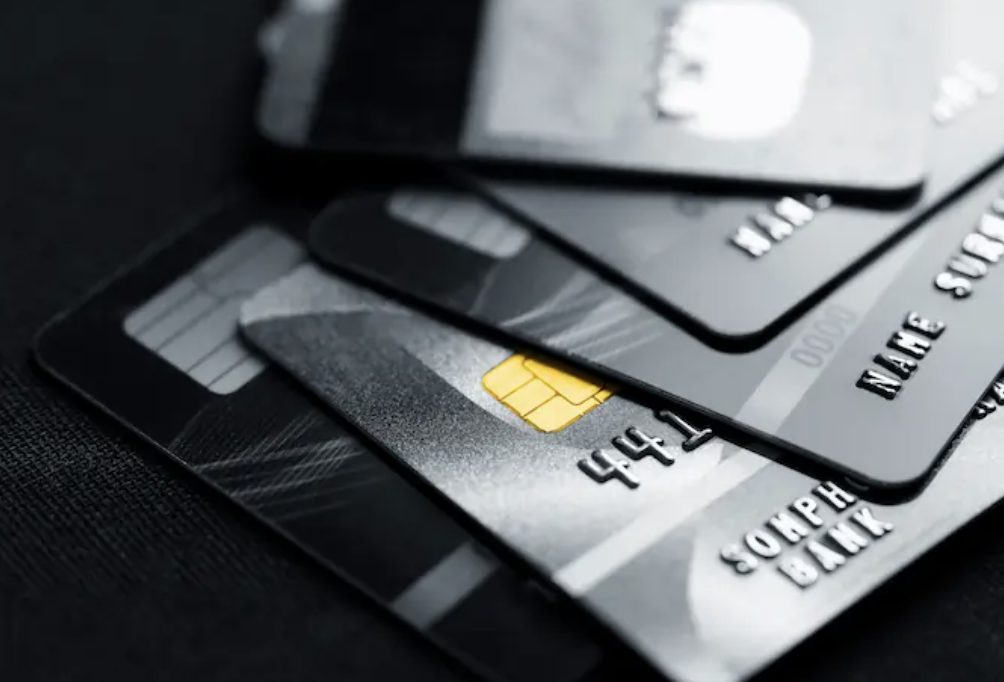 Do credit cards have routing numbers?