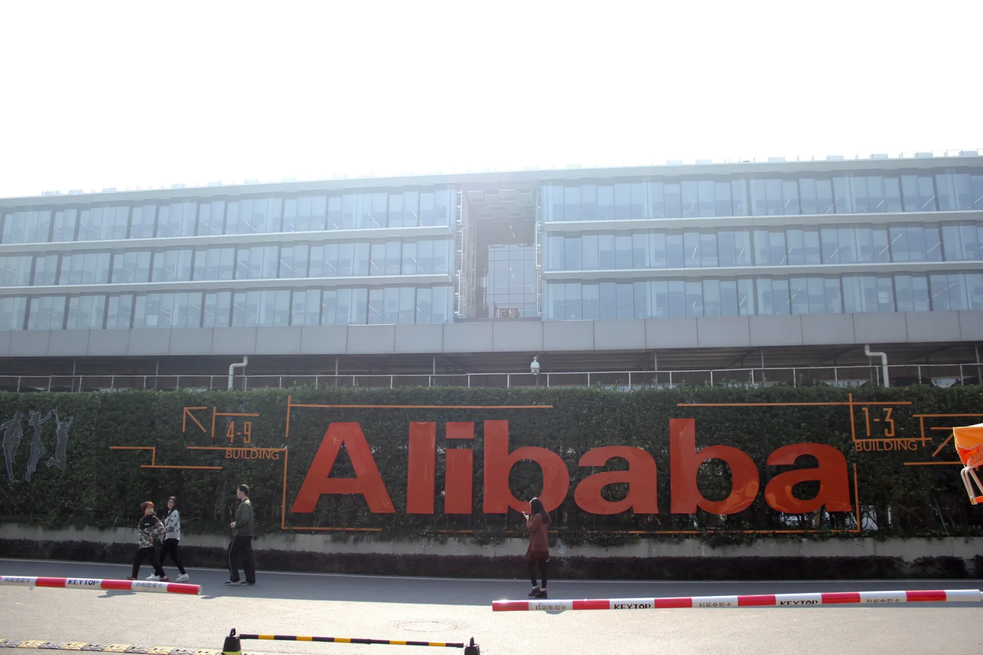 Alibaba launches RISC-V processor to boost AI capabilities.